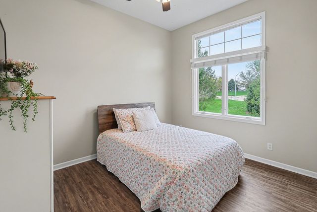 5900 Century Way E, Johnston, IA 50131