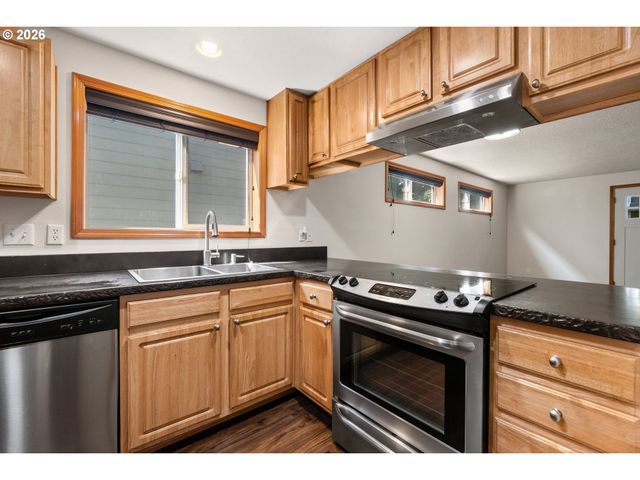 9223 N HODGE Ave, Portland, OR 97203