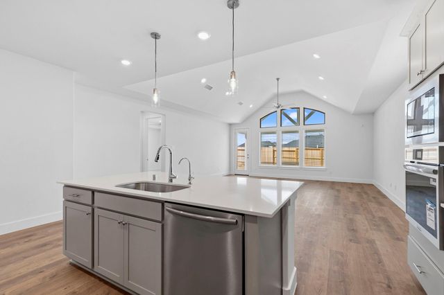 813 Green Ash Drive, Waller, TX 77484