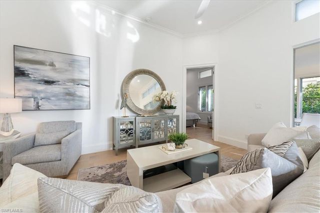 3624 Belair LN # 13, Naples, FL 34103