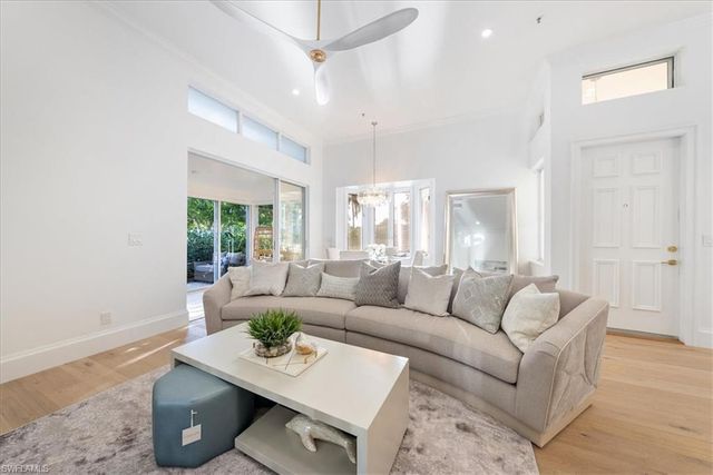 3624 Belair LN # 13, Naples, FL 34103