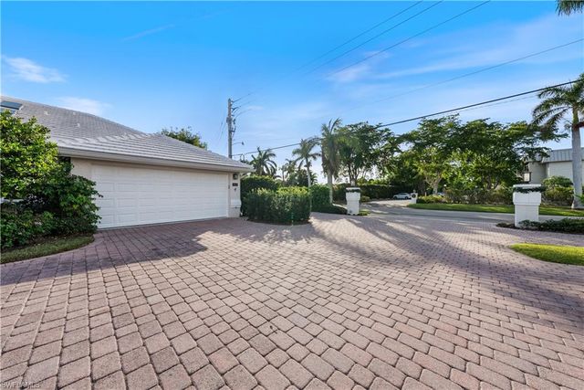 3624 Belair LN # 13, Naples, FL 34103