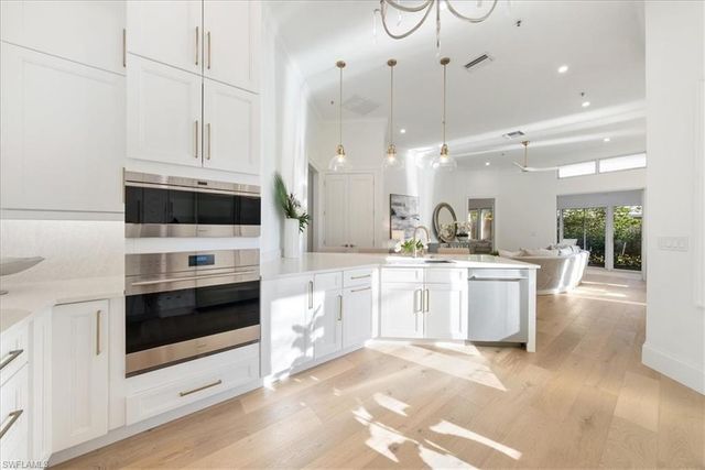 3624 Belair LN # 13, Naples, FL 34103