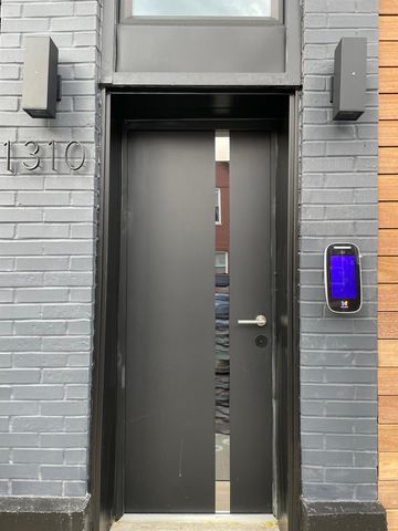 1310 W Erie Street 2, Chicago, IL 60642