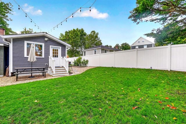 63 Neillian Way 63, Bedford, MA 01730