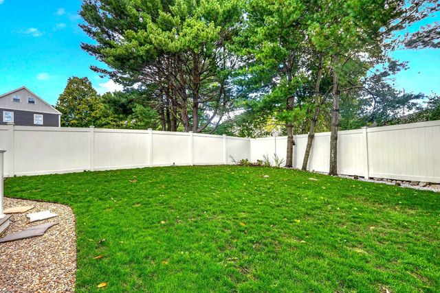 63 Neillian Way 63, Bedford, MA 01730