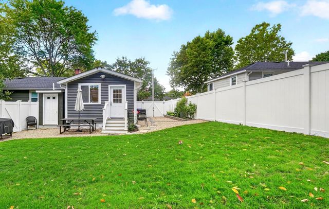 63 Neillian Way 63, Bedford, MA 01730