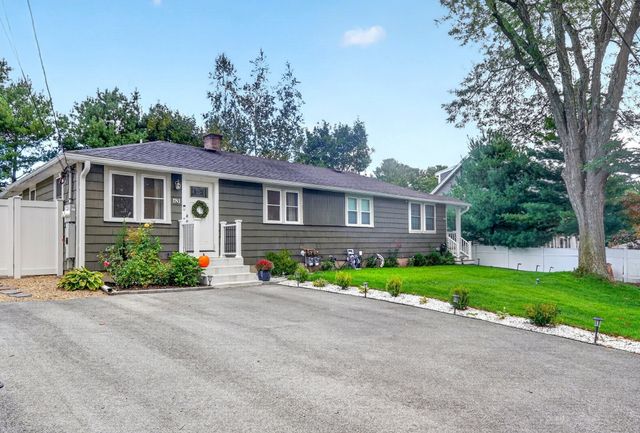 63 Neillian Way 63, Bedford, MA 01730