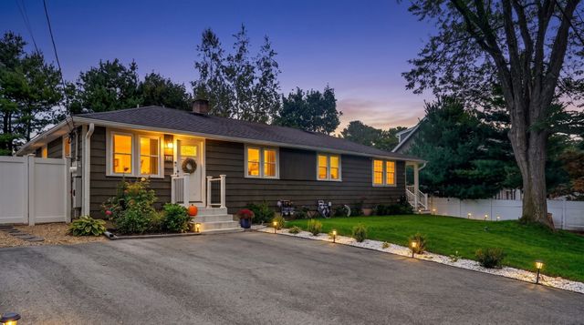 63 Neillian Way 63, Bedford, MA 01730