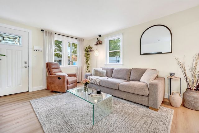 63 Neillian Way 63, Bedford, MA 01730