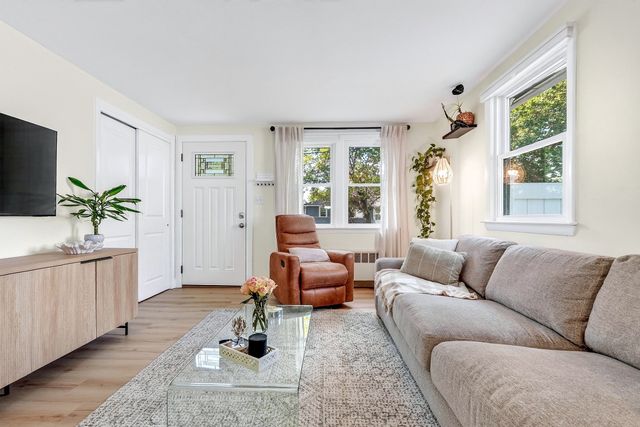 63 Neillian Way 63, Bedford, MA 01730