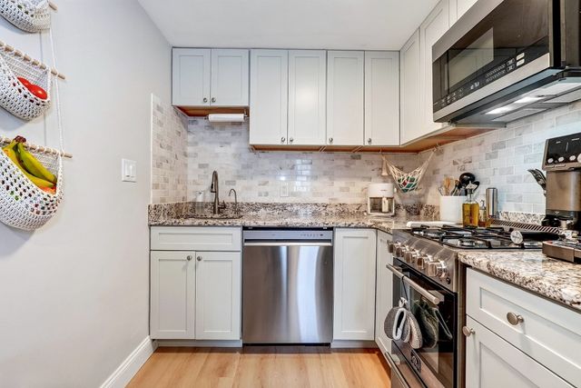 63 Neillian Way 63, Bedford, MA 01730