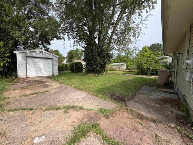 1233 N Meade Street, South Bend, IN 46628