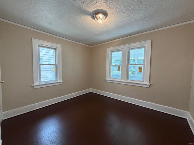 1233 N Meade Street, South Bend, IN 46628
