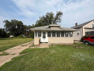 1233 N Meade Street, South Bend, IN 46628