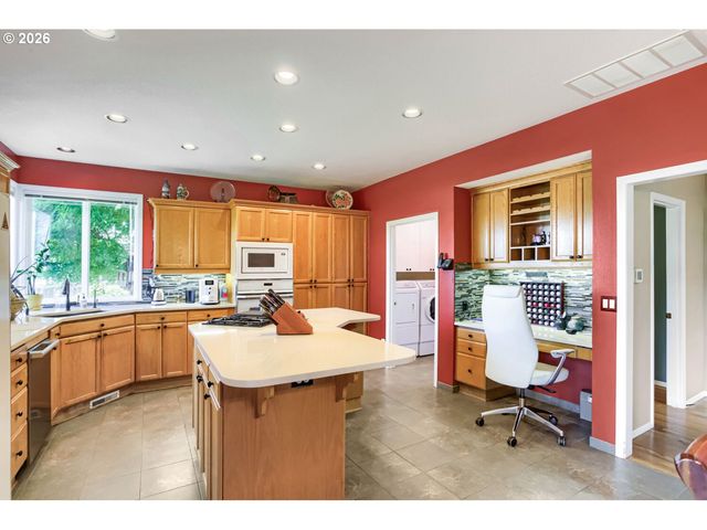 1850 Ne 21ST Ave, Canby, OR 97013