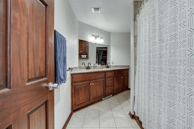 4521 Zella Way NE, Piedmont, OK 73078
