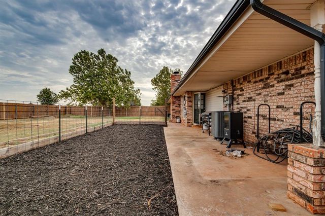 4521 Zella Way NE, Piedmont, OK 73078