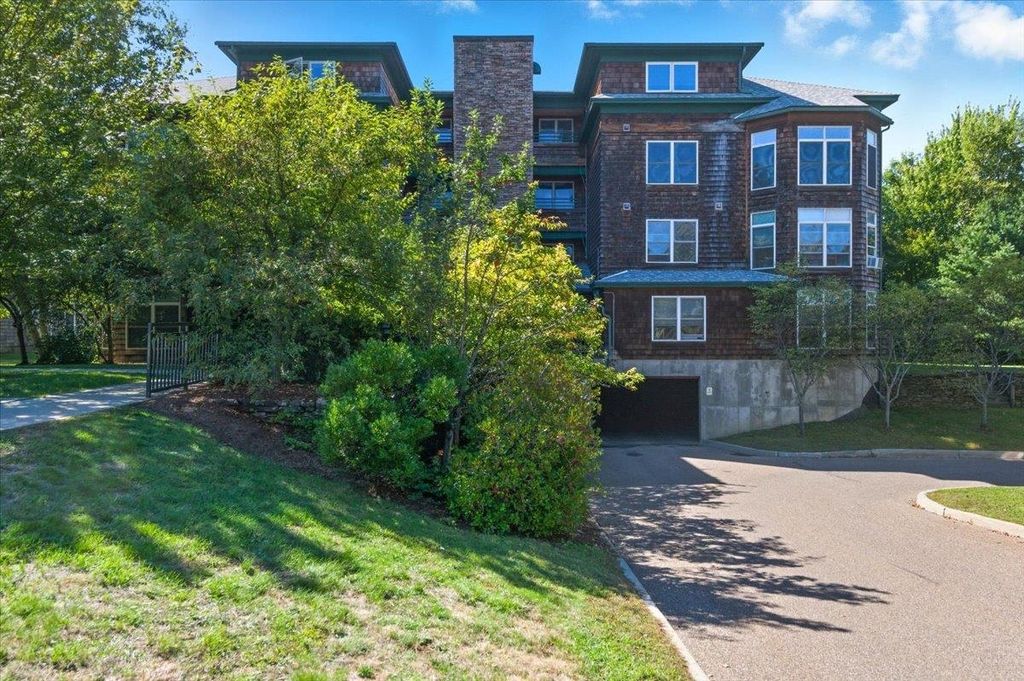 45 Claire Pointe Road, Burlington, VT 05408