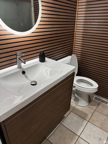 2284 W ZIONS DR, Taylorsville, UT 84129