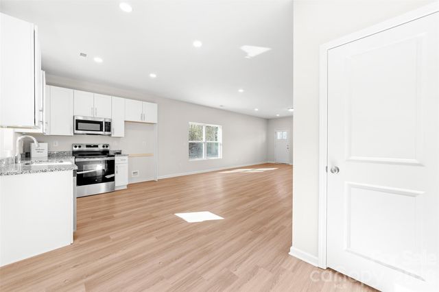 1128 N 14th Street, Bessemer City, NC 28016