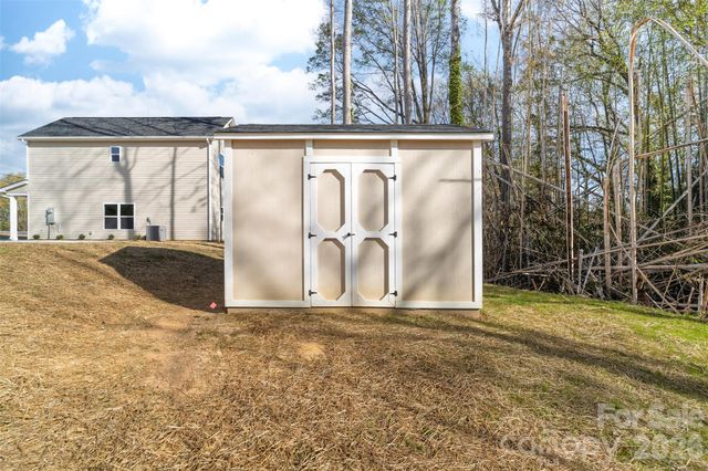 1128 N 14th Street, Bessemer City, NC 28016