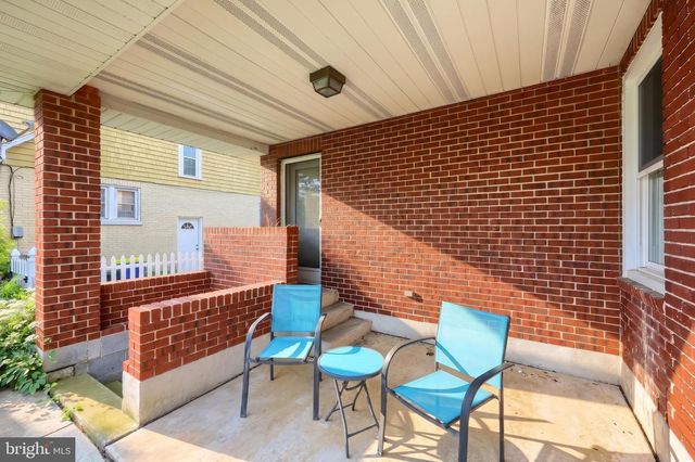 8 N 4TH ST, Mount Wolf, PA 17347