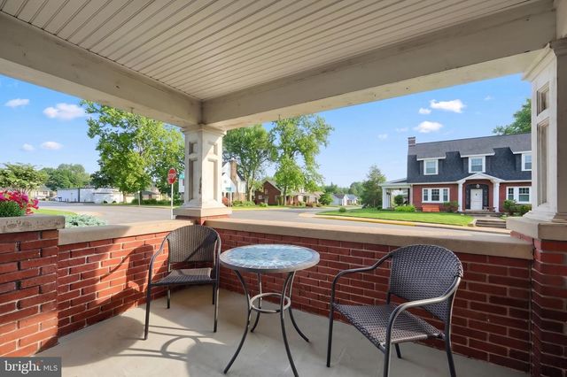 8 N 4TH ST, Mount Wolf, PA 17347