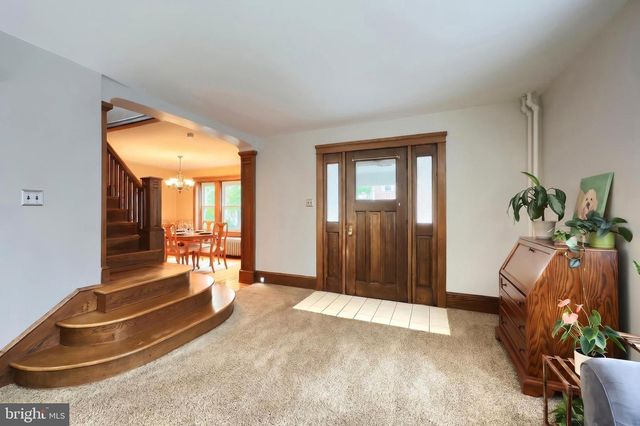 8 N 4TH ST, Mount Wolf, PA 17347