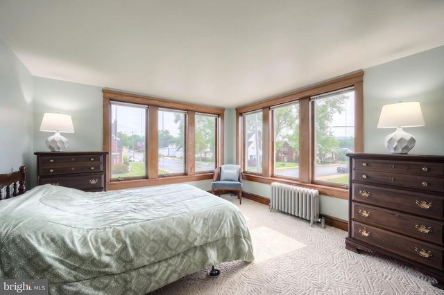 8 N 4TH ST, Mount Wolf, PA 17347