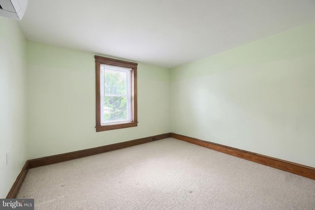 8 N 4TH ST, Mount Wolf, PA 17347
