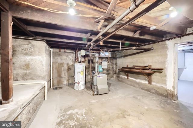 8 N 4TH ST, Mount Wolf, PA 17347