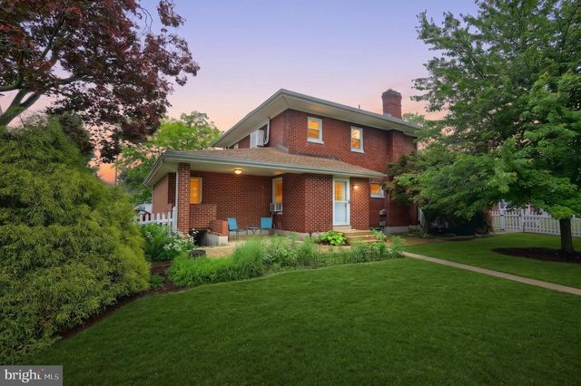 8 N 4TH ST, Mount Wolf, PA 17347