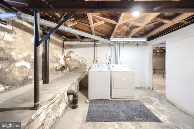 8 N 4TH ST, Mount Wolf, PA 17347