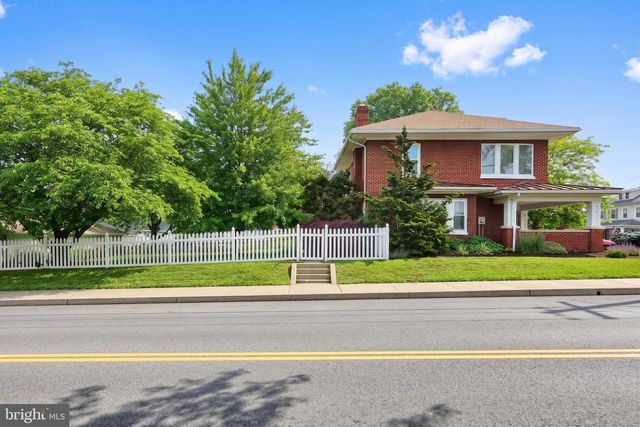 8 N 4TH ST, Mount Wolf, PA 17347