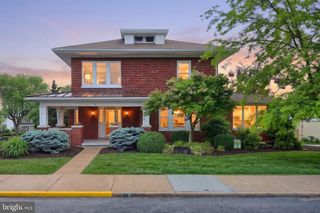 8 N 4TH ST, Mount Wolf, PA 17347