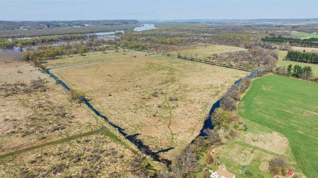 7571 McKinney Road, Mazomanie, WI 53560