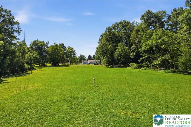 3954 Wood Drive, Lehigh Twp, PA 18088