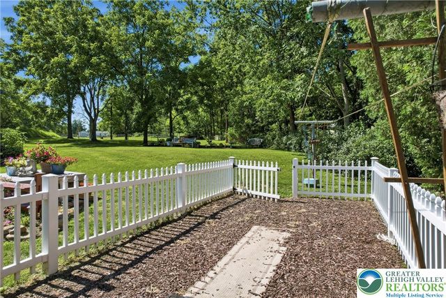 3954 Wood Drive, Lehigh Twp, PA 18088
