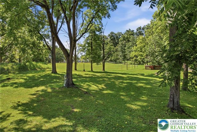 3954 Wood Drive, Lehigh Twp, PA 18088
