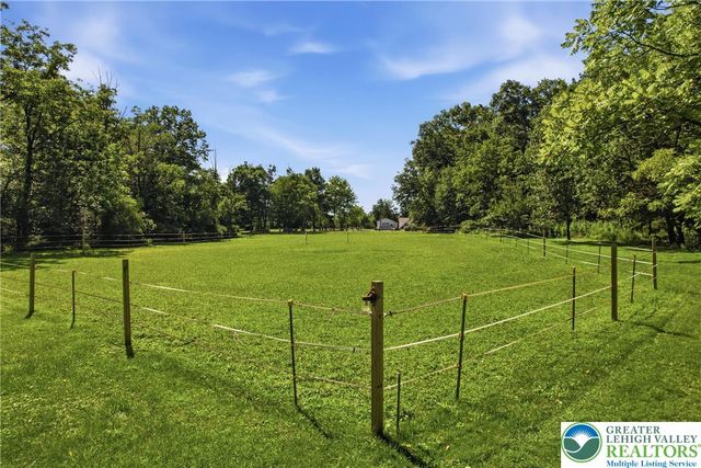 3954 Wood Drive, Lehigh Twp, PA 18088