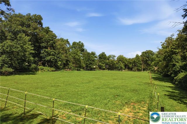 3954 Wood Drive, Lehigh Twp, PA 18088