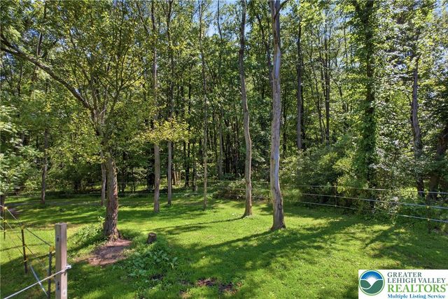 3954 Wood Drive, Lehigh Twp, PA 18088