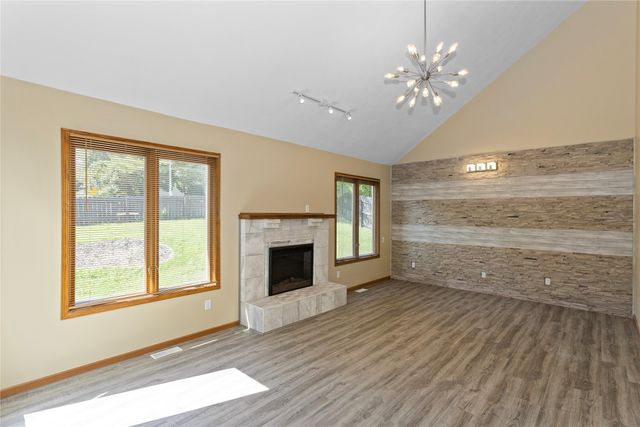 4801 Westbrooke Place, West Des Moines, IA 50266