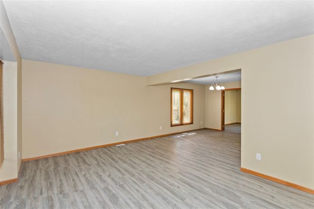 4801 Westbrooke Place, West Des Moines, IA 50266