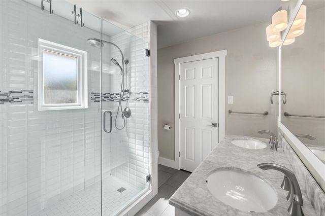 419 Avenue E, Marble Falls, TX 78654