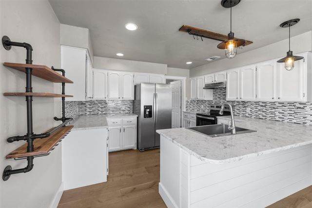 419 Avenue E, Marble Falls, TX 78654