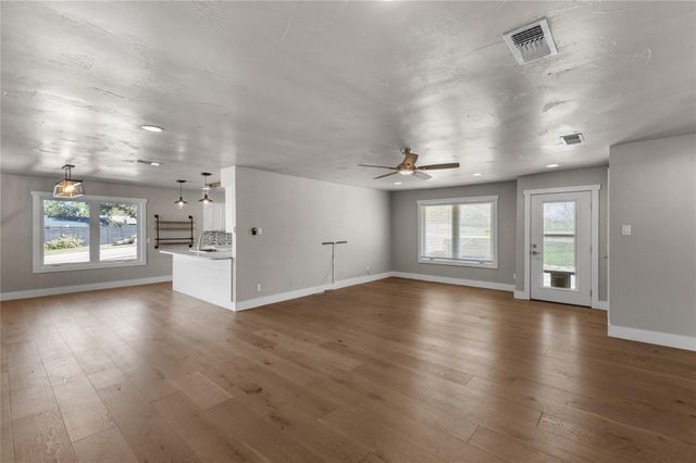 419 Avenue E, Marble Falls, TX 78654