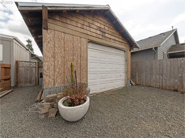 1142 CLATSOP St, Vernonia, OR 97064
