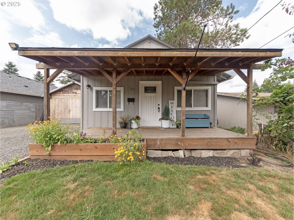 1142 CLATSOP St, Vernonia, OR 97064